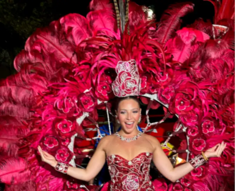 Reina del Carnaval de Barranquilla sufre beso no consentido en La Guacherna