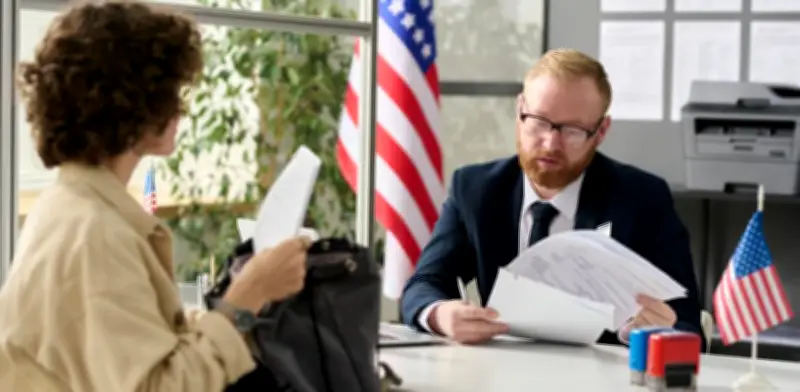 Restricciones migratorias de EE.UU. afectarán a colombianos: USCIS amplía medidas hasta 2026