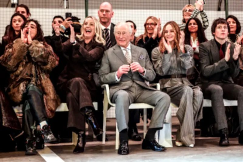 Rey Carlos III inaugura Semana de la Moda de Londres 2026 entre polémica familiar