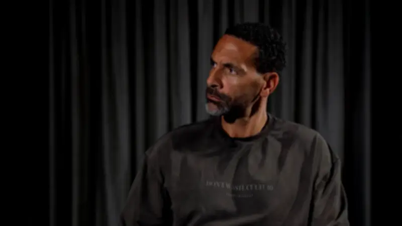 Rio Ferdinand exige castigos ejemplares tras presunto insulto racista contra Vinícius Júnior