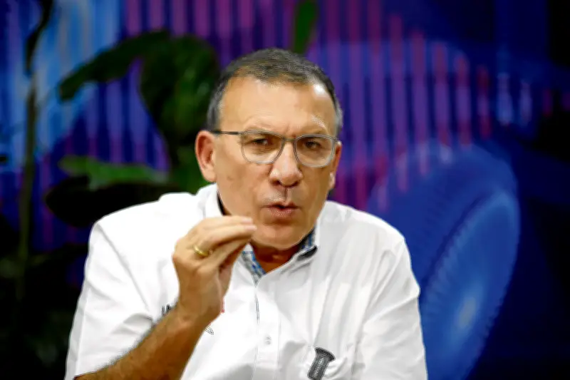 Roy Barreras rechaza asamblea constituyente y defiende reformas dentro del marco institucional
