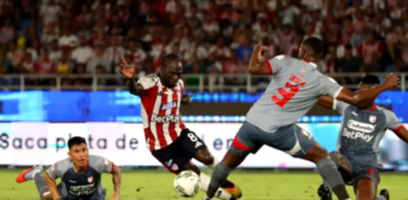 Santa Fe y Junior se enfrentan en Bogotá en el partido estelar de la Liga Betplay