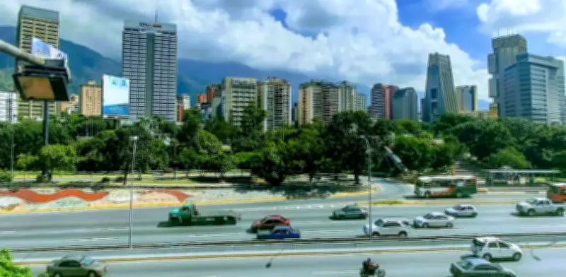 Sector Automotor Venezolano Proyecta Crecimiento del 29% para 2026 en Medio de Transformación Nacional