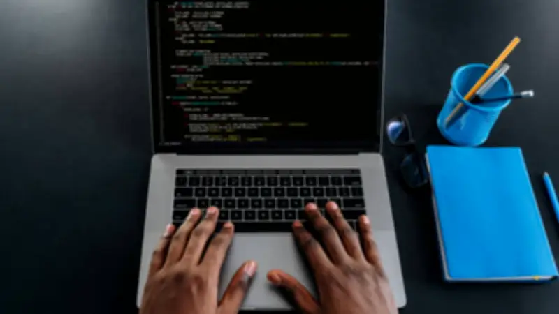 Sector tecnológico impulsa empleo en Colombia con más de 2.000 vacantes activas