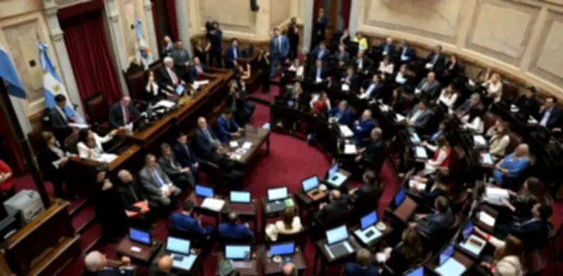 Senado argentino aprueba polémica reforma laboral del presidente Javier Milei