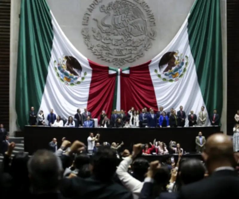 Senado de México aprueba reducción histórica de jornada laboral a 40 horas semanales