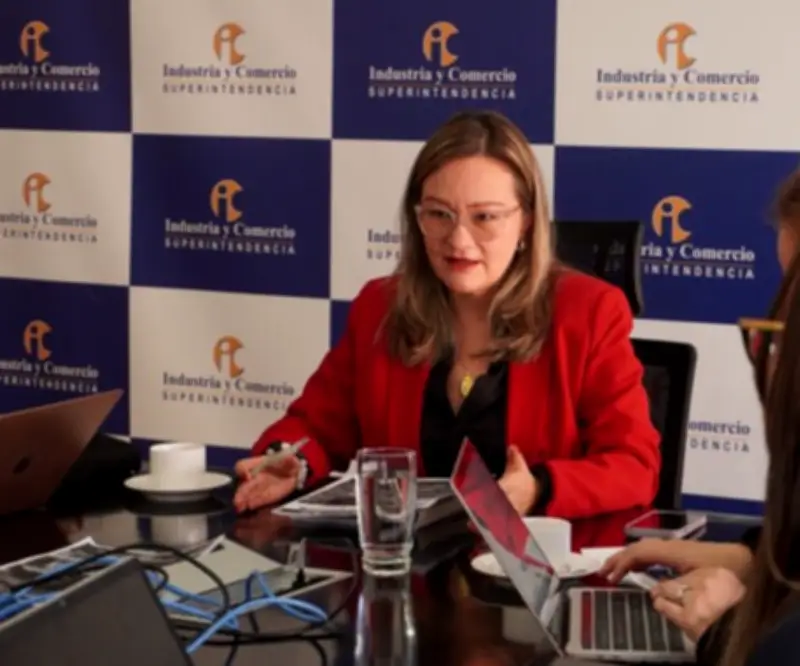 SIC analiza integración de Unidrogras, Dropopular y Comfandi en sector farmacéutico