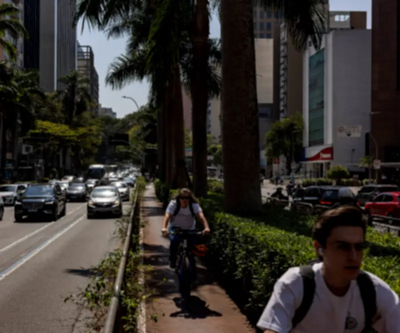 São Paulo desafía la tendencia mundial con su vibrante vida nocturna en auge