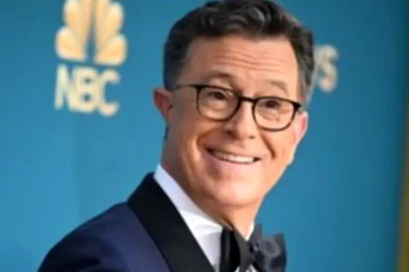 Stephen Colbert denuncia censura de CBS por normativa de tiempo igualitario de la FCC