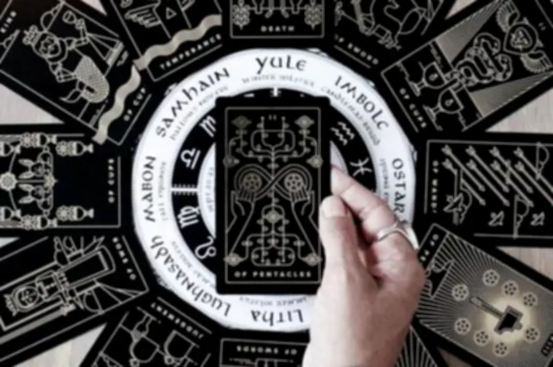 Tarot de Mave Gratis: Predicciones Astrológicas del 16 al 22 de Febrero