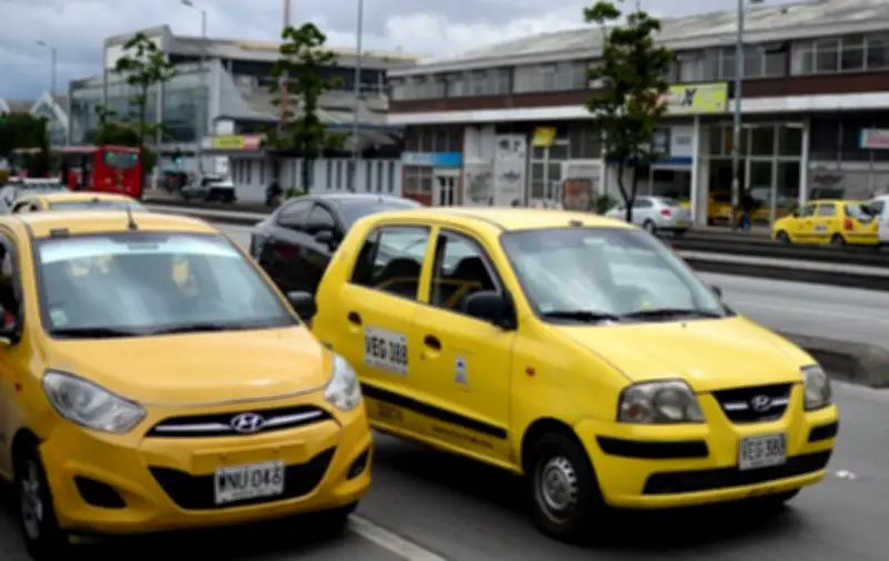 Taxista de Bogotá capturado por estafar más de $379 millones con cambiazo de tarjetas