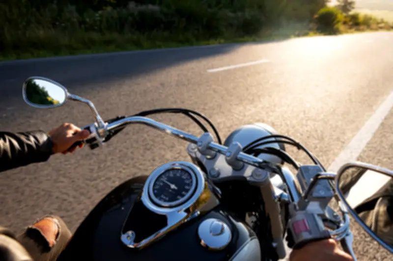 Técnicas de emergencia para motociclistas cuando fallan los frenos: cómo reaccionar