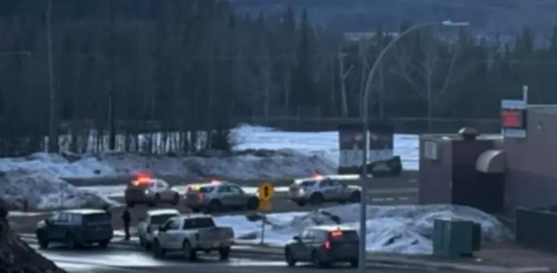 Tiroteo masivo en escuela canadiense deja 9 muertos: Gobernador califica tragedia como 'inimaginable'