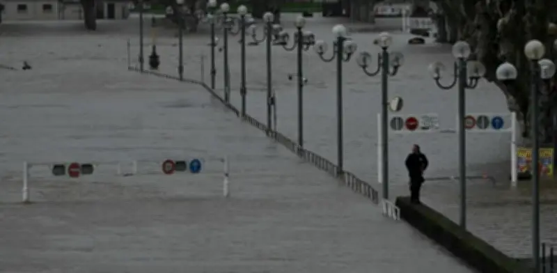 Tormenta Nils azota el sur de Francia: un fallecido y más de 900.000 hogares sin electricidad