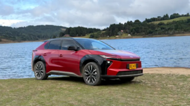 Toyota lanza su primer vehículo eléctrico en Colombia: el SUV bZ4X