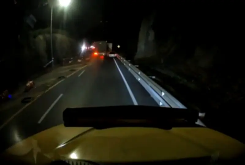 Tractocamión sin frenos causa choque múltiple en La Línea: un muerto y varios heridos