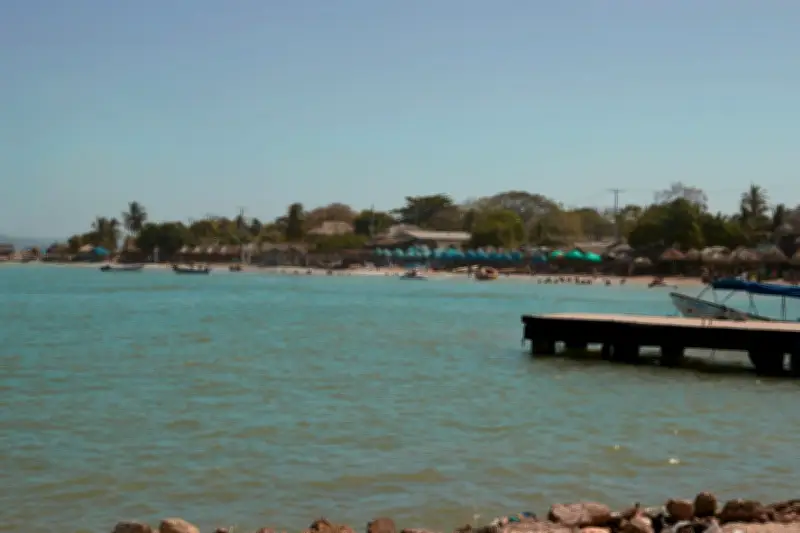 Tragedia en Cartagena: chef de 21 años muere arrastrado por el mar durante frente frío