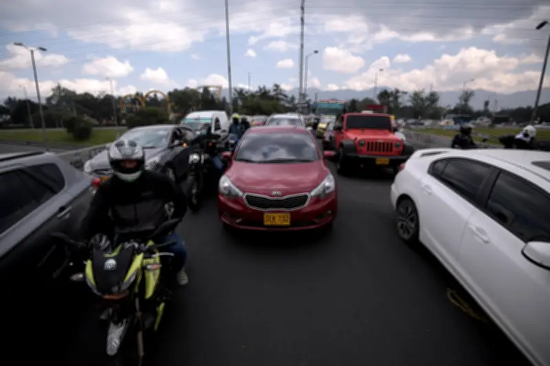 Trancones en Autopista Norte de Bogotá: accidente de camión cisterna genera caos vial