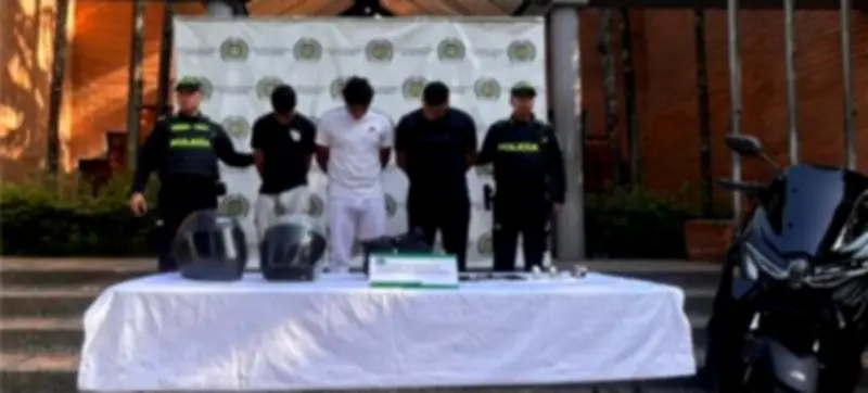 Tres hombres enviados a cárcel por robar a extranjeros en Medellín con motos de placas alteradas