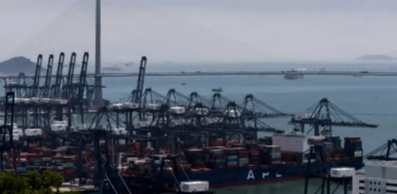 Trump ataca a la Corte Suprema por fallo sobre aranceles y amenaza con represalias comerciales