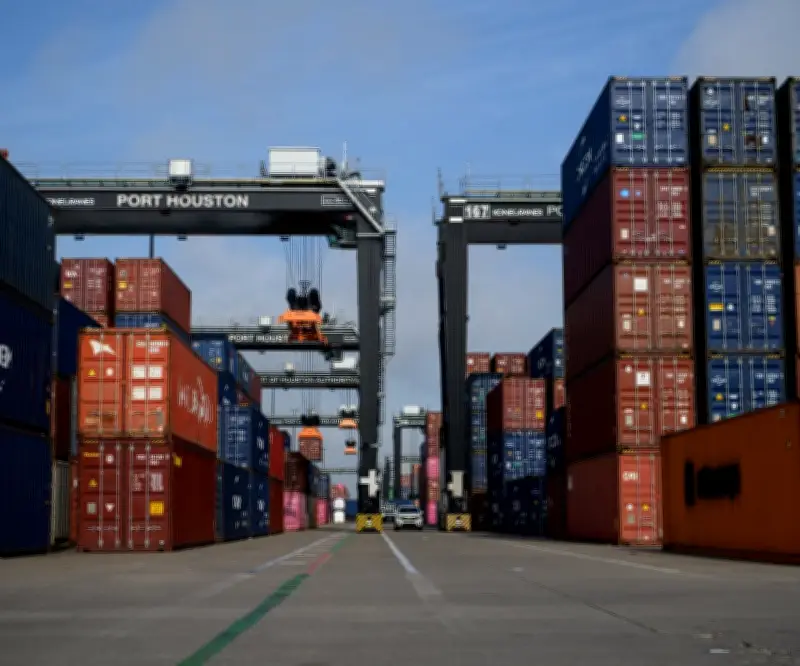 Trump busca alternativas legales tras fallo de Corte Suprema sobre aranceles ilegales