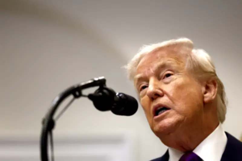 Trump da plazo de 10 días para acuerdo con Irán y advierte sobre posibles acciones militares