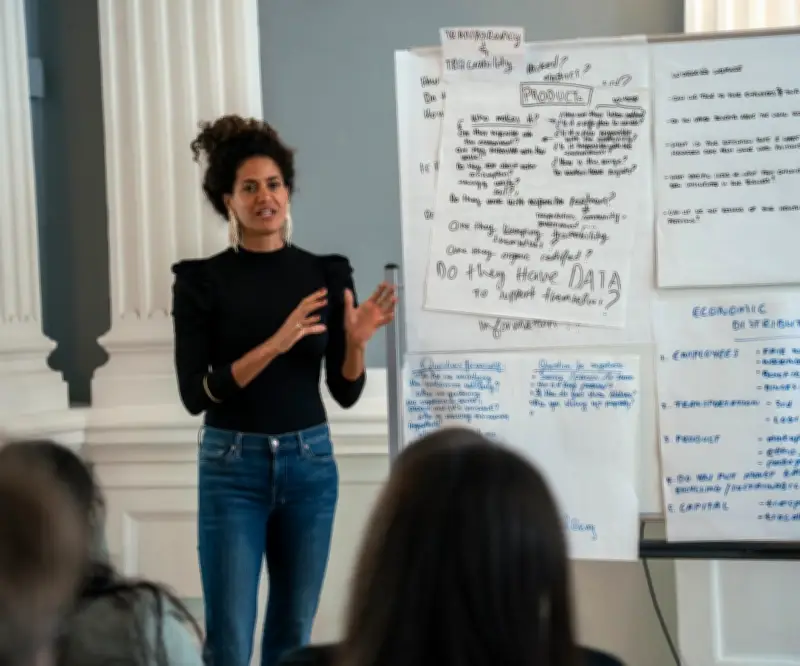 Turismo colombiano: extranjeros buscan conexión auténtica con locales según experta