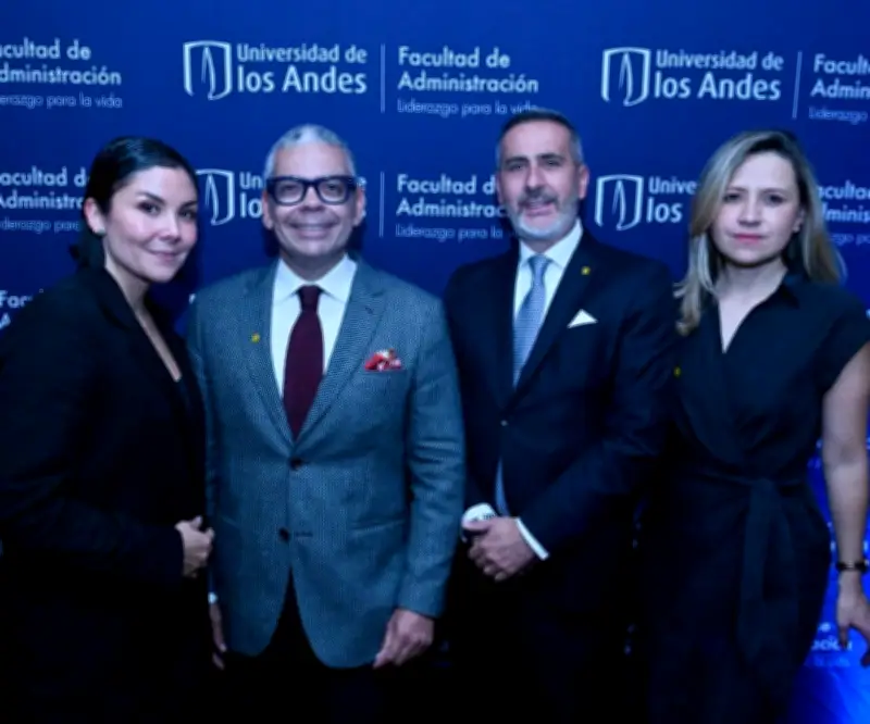 Universidad de los Andes certifica a nueva cohorte en Alta Gerencia Internacional