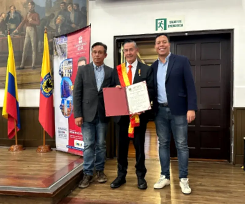 Universidad ECCI recibe Orden Civil al Mérito José Acevedo del Concejo de Bogotá