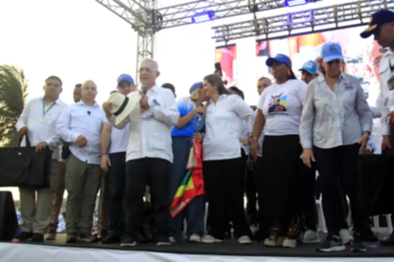 Uribe respalda a Paloma Valencia en Cartagena y pide a Trump que atienda bien a Petro