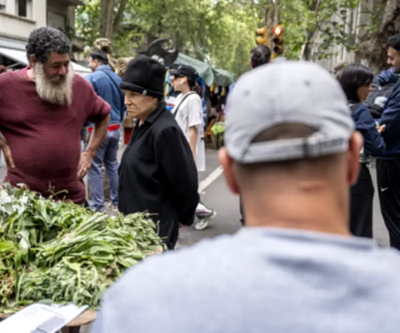 Uruguay: Pese a recuperación laboral, casi 600.000 personas enfrentaron problemas de empleo en 2025