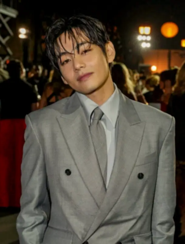 V de BTS aclara mensajes privados filtrados en juicio de HYBE mientras grupo prepara regreso