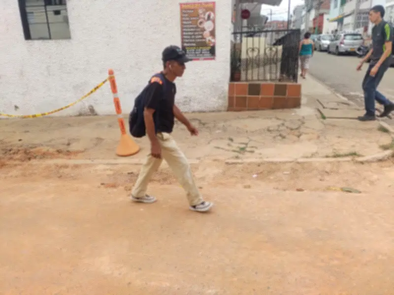 Vecinos denuncian negligencia en obra de servicios públicos en carrera 2 con calle 39