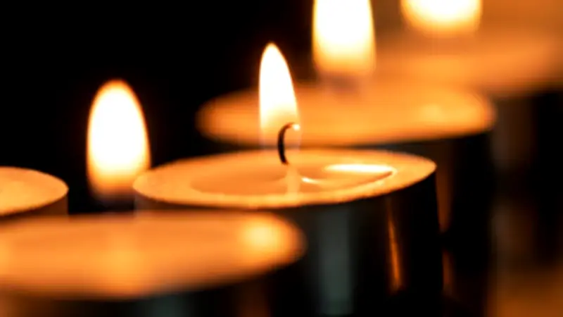 Vidente predice muerte de cantante famoso y alerta sobre nueva pandemia para 2026