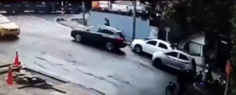 Video revela ejecución de empresario y escolta en Bogotá: sicario actuó en menos de 5 segundos