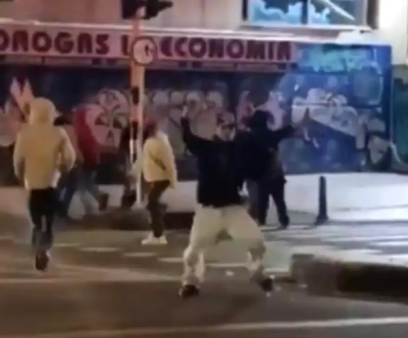 Violenta riña con cuchillos en Chapinero: vendedora ambulante enfrenta a agresores