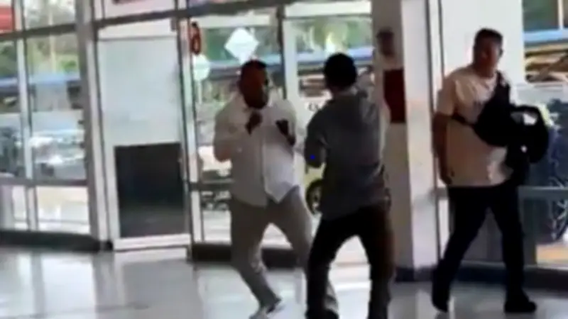 Violento altercado entre taxistas expone caos por falta de control en aeropuerto Palonegro de Santander