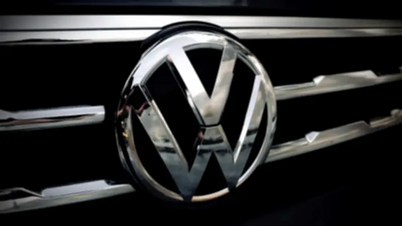 Volkswagen anticipa recortes de costos del 20% y evalúa cierre de fábricas