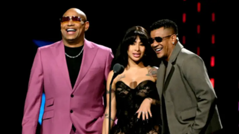 Yailin protagoniza polémico error en Premios Lo Nuestro y desata ola de críticas