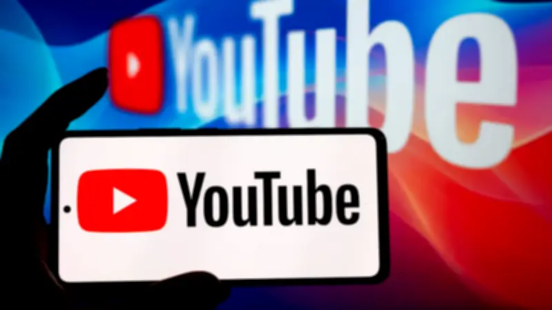 YouTube lanza lista de reproducción con IA y mejora doblajes automáticos para suscriptores premium