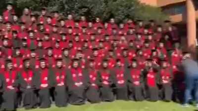 Accidente en foto de graduación: gradas colapsan en universidad mexicana dejando 23 lesionados