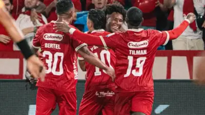 América de Cali vence a Santa Fe en el clásico de rojos y escala en la Liga BetPlay