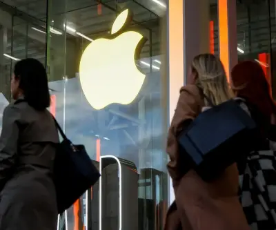 Apple se desliga del Nasdaq: Ofrece refugio ante volatilidad de la inteligencia artificial