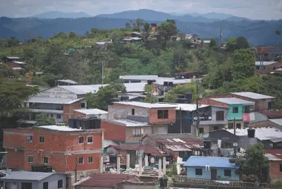 Ataque con dron en Segovia desplaza a 270 personas y deja tres muertos en Antioquia