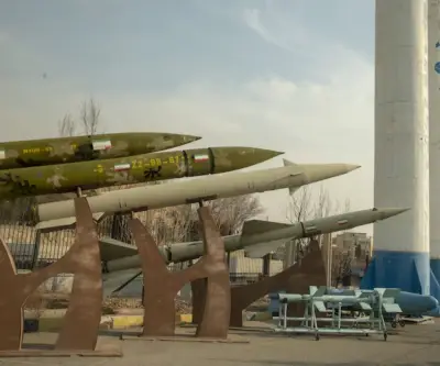 Ataques con misiles iraníes ponen a prueba reservas de interceptores estadounidenses