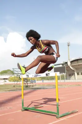 Atleta de Bolívar recibe ayuda para su casa tras sufrir atraco y lesión