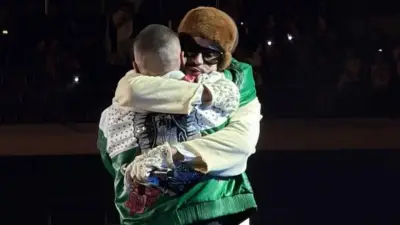 Bad Bunny y J Balvin vuelven al Top 10 global tras su reencuentro en Oasis