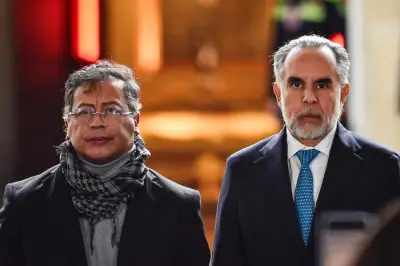 Benedetti denuncia influencia de élites en suspensión del salario mínimo y advierte consecuencias políticas