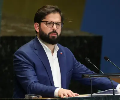 Boric visita Talca con ministro Muñoz en medio de tensión diplomática por cable chino