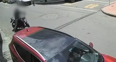 Camioneta embiste a asaltantes tras robo de 30 millones en Engativá, Bogotá